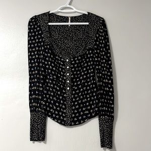 Puff Sleeve low neck shirt